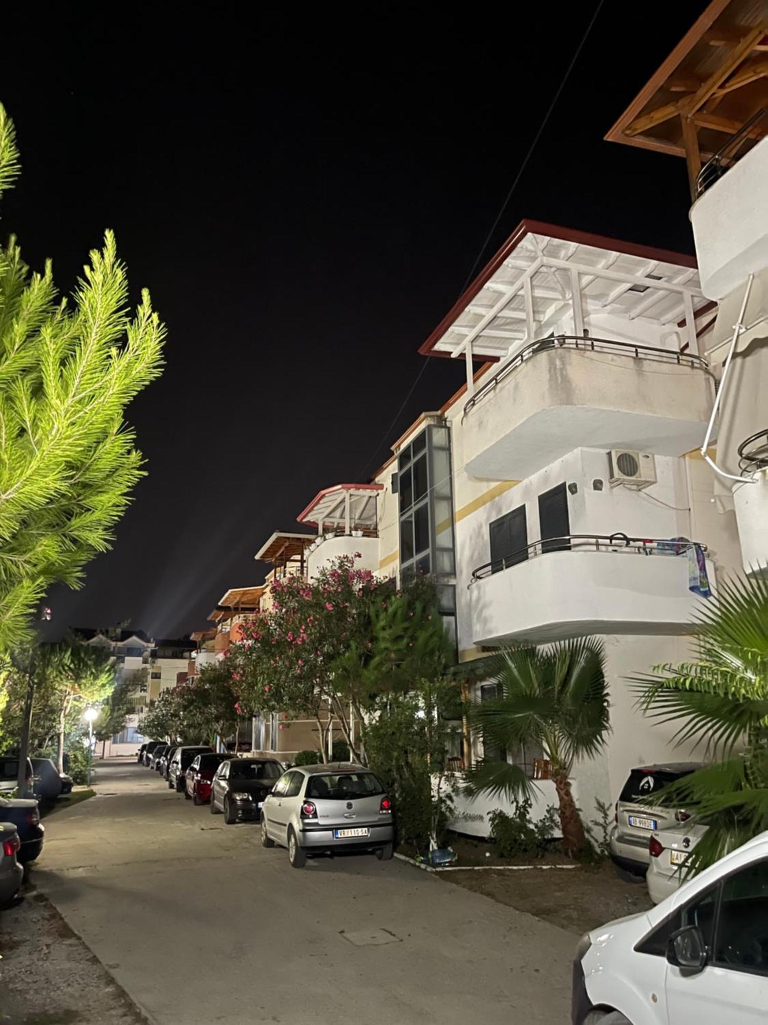 Gazi'S Apartament For Rent Golem  Exterior photo